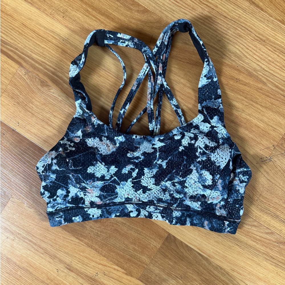 Free to Be Serene Bra Lululemon size 4